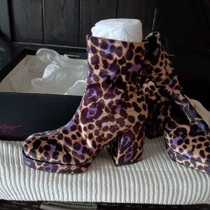 Betsey Johnson Leapord Ankle Boots